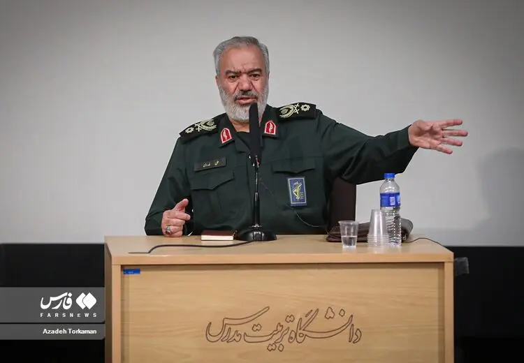 انتقاد جانشین فرمانده کل سپاه از افزایش پهنای باند در دولت قبل/ در ایام کرونا دانش آموزان و دانشجویان دو ساعت درس میخواندند و بعدش در فضای مجازی رها بودند