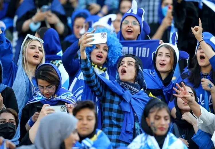 آماده باش به زنان استقلالی برای حضور در ورزشگاه