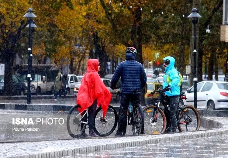آسمان ایران همچنان بارانی است