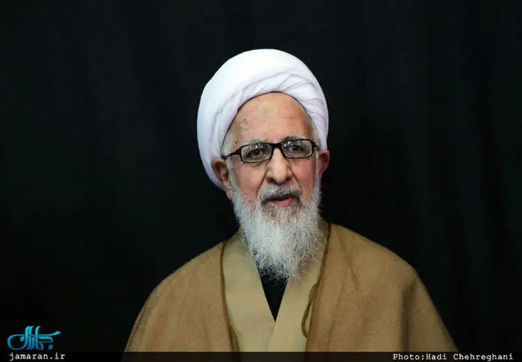 آیت‌الله جوادی آملی: انسانی که با رشوه و تهدید زود تسلیم می‌شود، ذلیل و فرومایه است