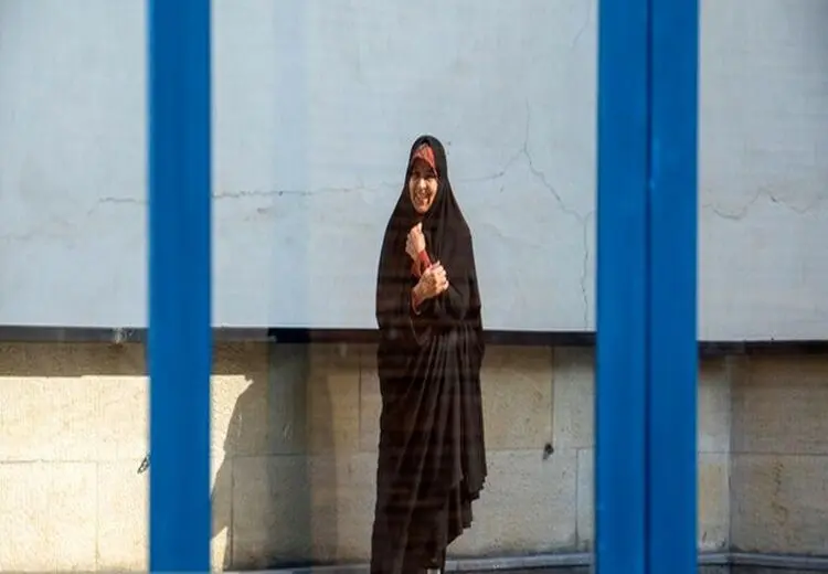 حمله روزنامه جوان به دختر هاشمی رفسنجانی: فائزه راه منافقین را میرود