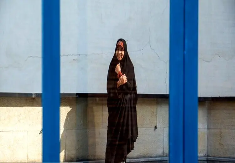 حمله روزنامه جوان به دختر هاشمی رفسنجانی: فائزه راه منافقین را میرود