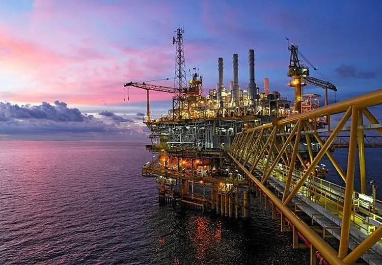 واگذاری فرآورش ۱۲ درصد نفت خام کشور به بخش خصوصی و غیردولتی