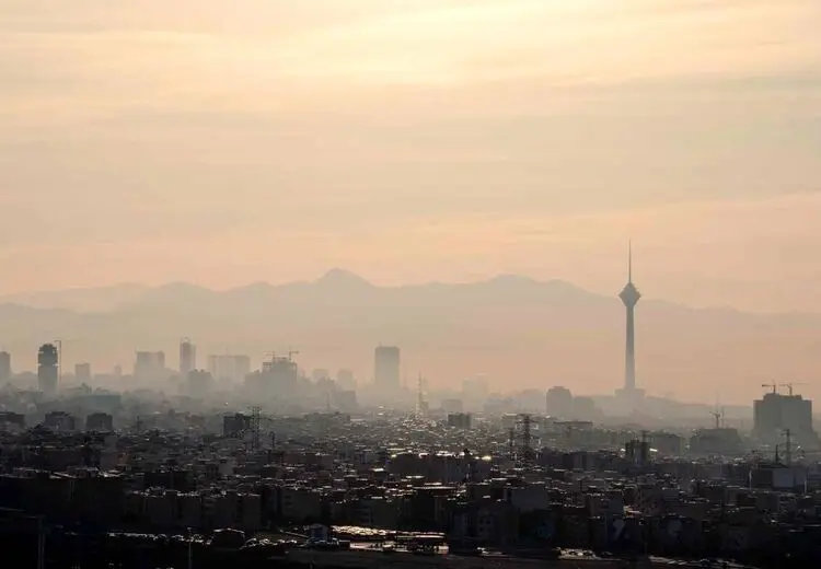 مردم برای ثبت خسارت ساختمان‌ها به فرمانداری مراجعه کنند