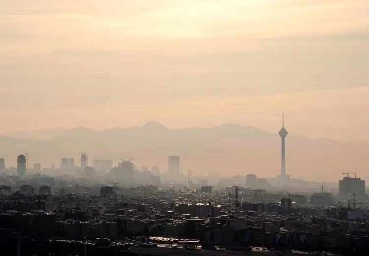 مردم برای ثبت خسارت ساختمان‌ها به فرمانداری مراجعه کنند