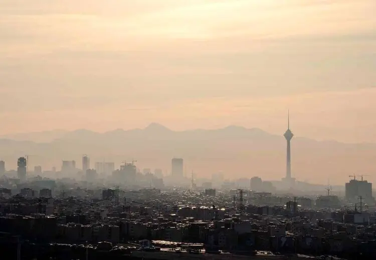 مردم برای ثبت خسارت ساختمان‌ها به فرمانداری مراجعه کنند