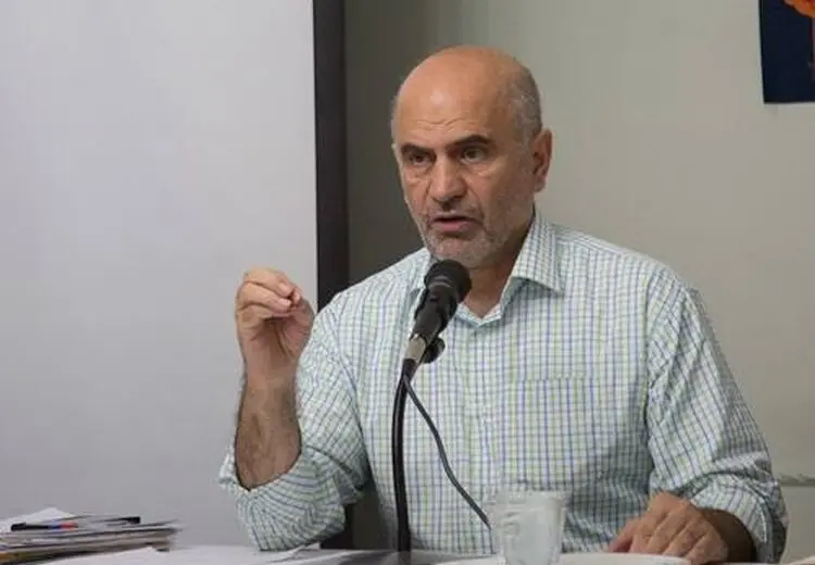 چرا با جهش نرخ ارز، همه کالاهای اساسی یک‌شبه با نرخ جدید قیمت‌گذاری شدند؟