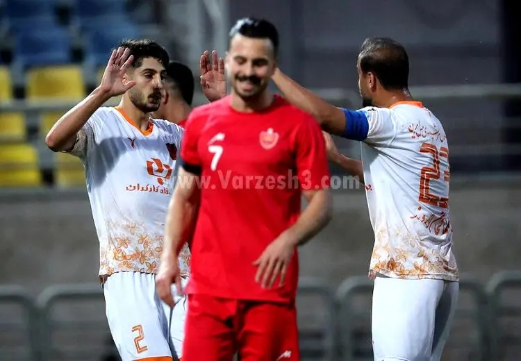 کمپین سبیل سروش در پرسپولیس + عکس