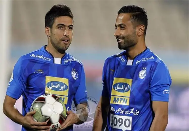 دو باجناق استقلالی و همسرانشان/ عکس