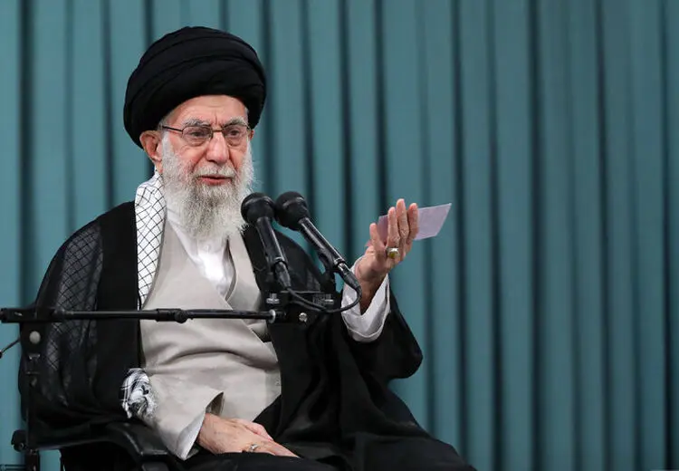 رهبر انقلاب: قمار عادی‌سازی روابط با رژیم صهیونیستی محکوم به باخت است
