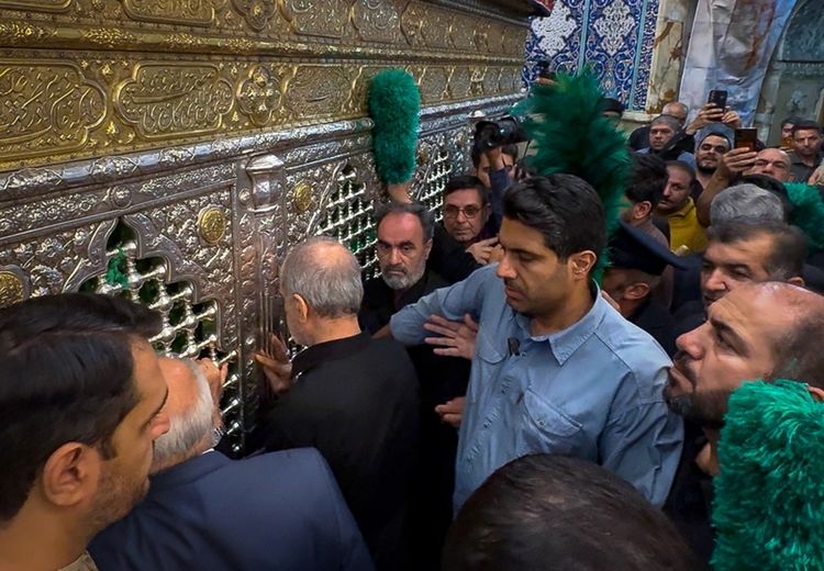 زیارت حرم حضرت معصومه توسط پزشکیان