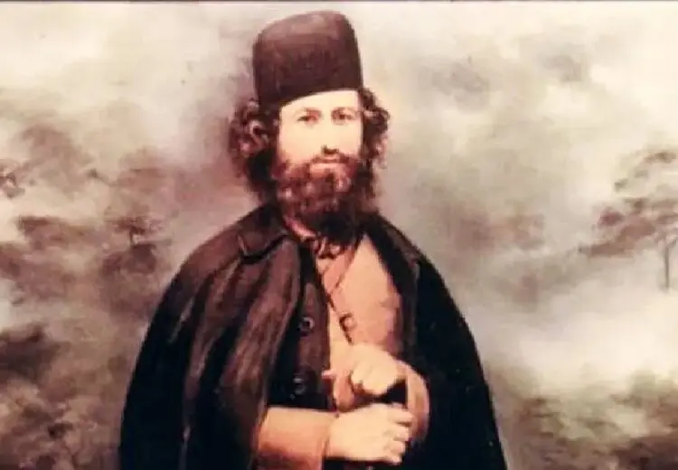 تصویری از میرزا کوچک خان در دوران تحصیل