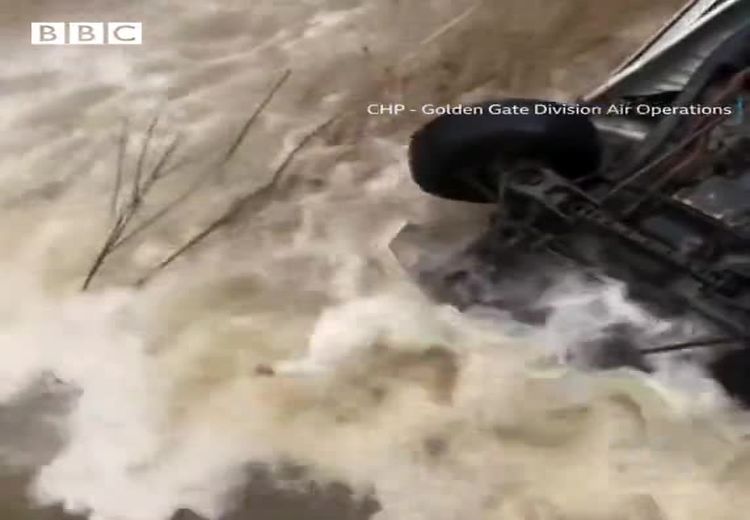 لحظه نجات زن از رودخانه بعد از ۱۴ ساعت 