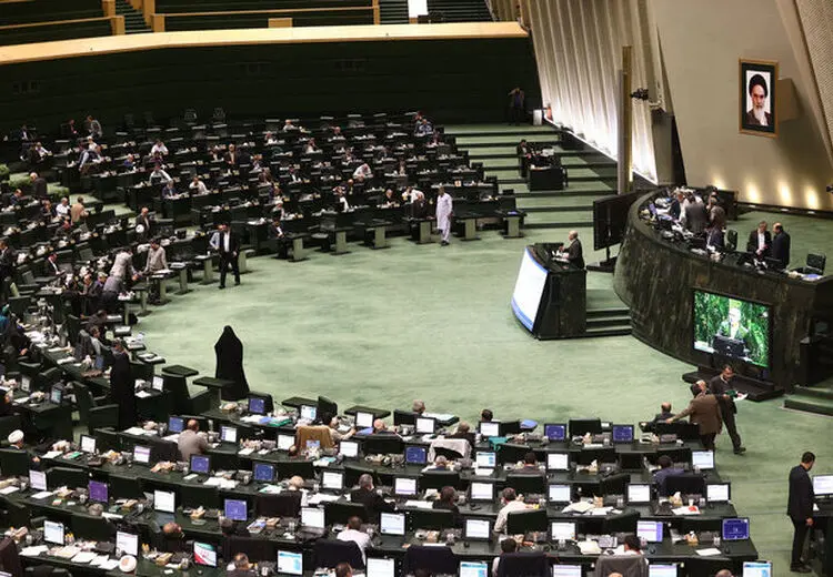 مجلس از منتخب خبرگان حمایت و تبعیت می‌کند