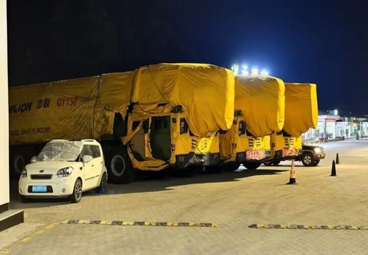 این خودروهای در اتوبان «لانچرهای موشک» هستند نه جرثقیل‌!