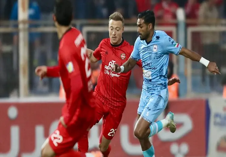 تراکتور، پرسپولیس را در صدر نگه داشت