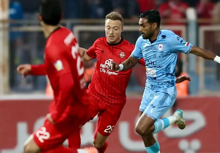 تراکتور، پرسپولیس را در صدر نگه داشت