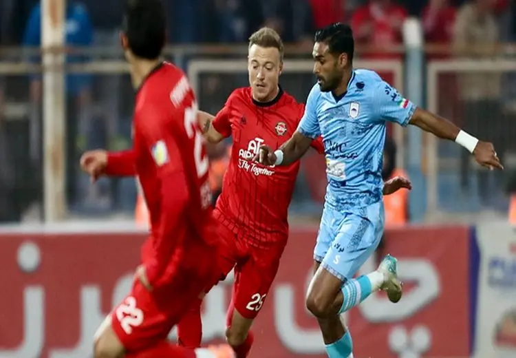 تراکتور، پرسپولیس را در صدر نگه داشت