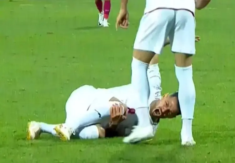 حضور پورعلی‌گنجی با عصا در تمرین پرسپولیس! + عکس