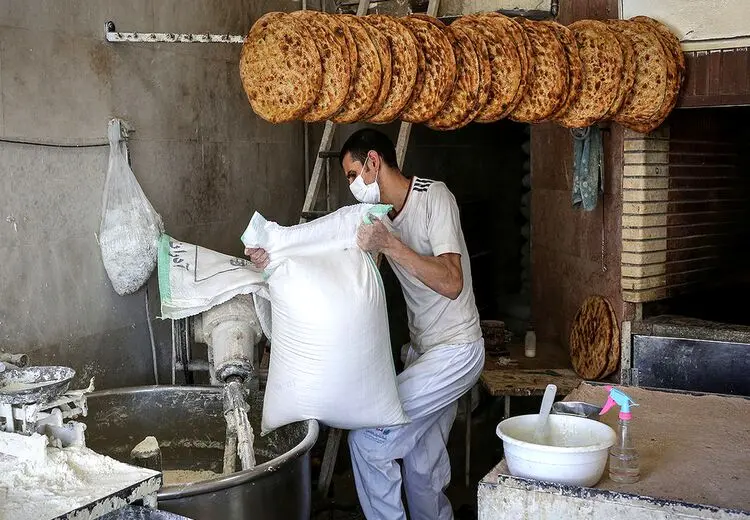 گرانفروشی نانوایان؛ قطع سهمیه آرد ۵۰ واحد تا هفته آینده