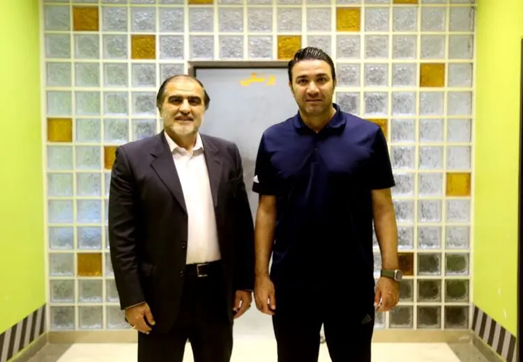 حمایت تمام قد نماینده هلدینگ از نکونام + عکس 