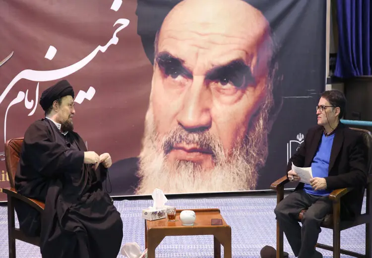 سیدحسن خمینی: منشا مشروعیت حکومت رای ملت است/ ولایت مطلقه فقیه نمی‌تواند قانون اساسی را تعطیل کند/ مطلقه بودن ولایت فقیه نسبت به احکام اولیه شرع است نه قانون اساسی