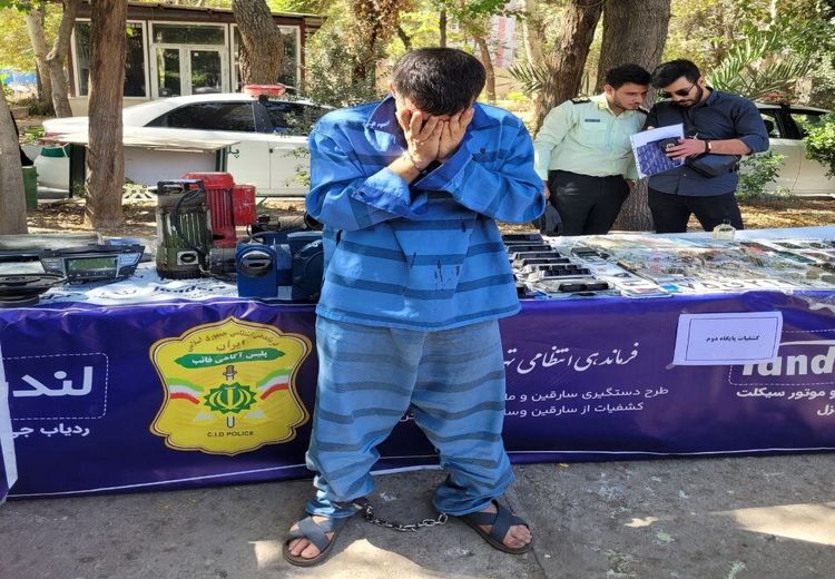  برای هیجان باتری چراغ‌های راهنمایی و رانندگی را می‌دزدیدم!
