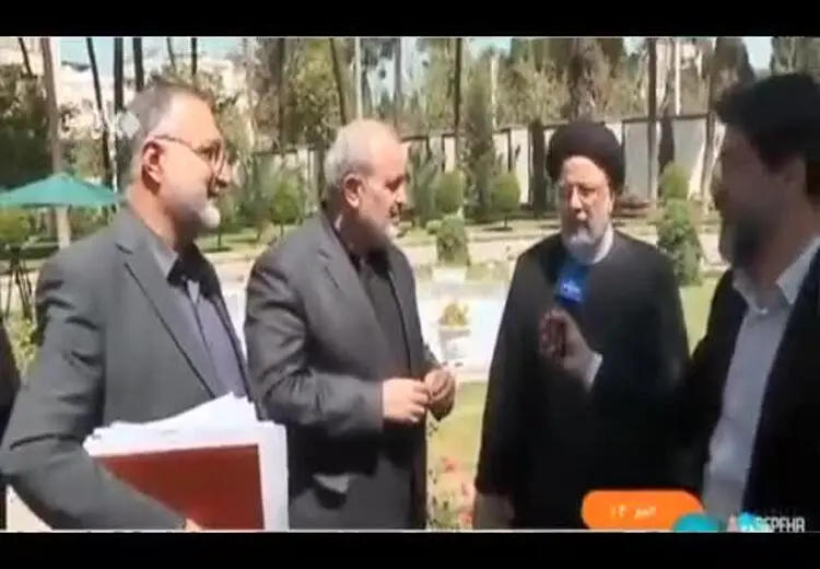 رانندگی رییسی با خودروی هیبریدی/ فیلم
