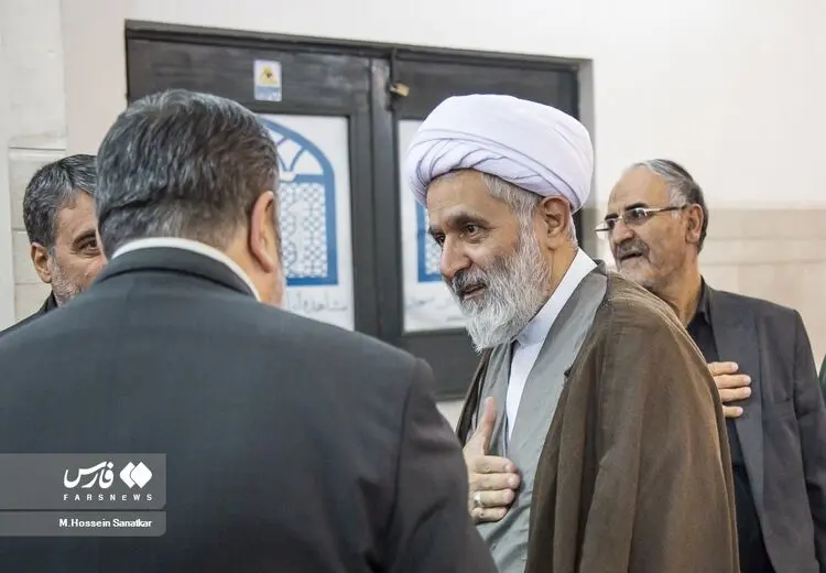حضور سردار سلامی و طائب در مراسم ختم مادر جانشین رییس بسیج