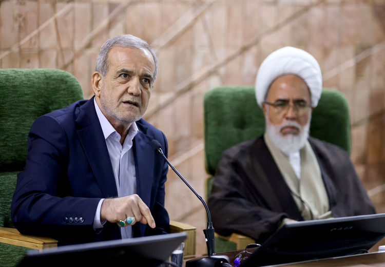 پزشکیان: ترامپ خوابش را ببیند نارسایی‌ها را به رخ ما بکشد