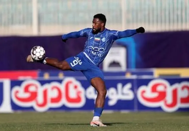 مهاجم خارجی استقلال مسافر تهران شد