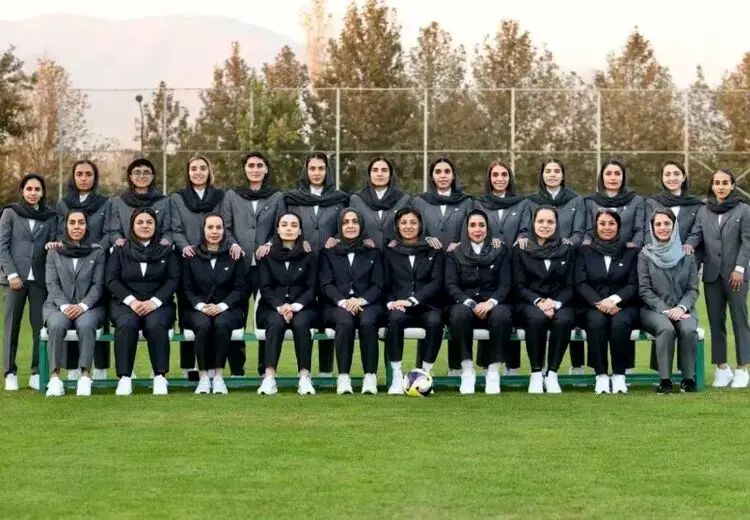 استایل شیک و رسمی دختران تیم ملی فوتسال قبل پرواز