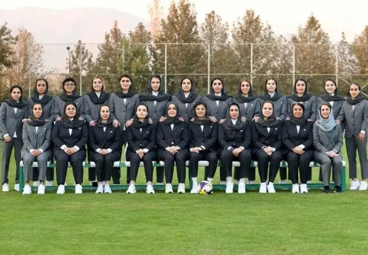 استایل شیک و رسمی دختران تیم ملی فوتسال قبل پرواز