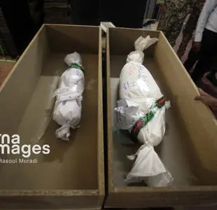 مراسم تشییع پیکر پاک دانش‌آموزان شهید میناب