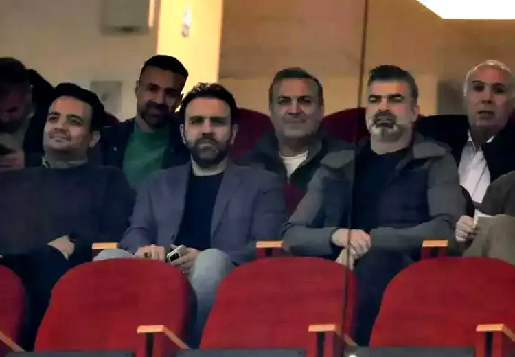معاونان پرسپولیس و رحمان رضایی تماشاگر برد اوسمار