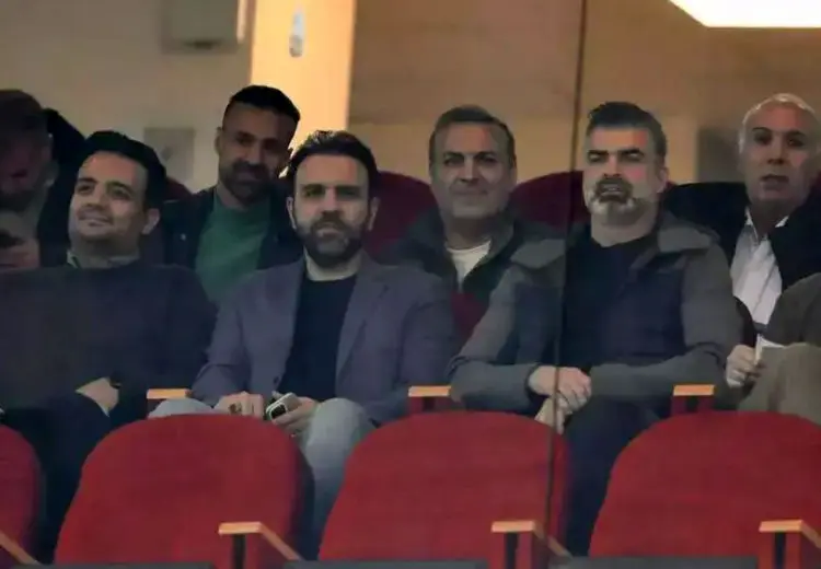 معاونان پرسپولیس و رحمان رضایی تماشاگر برد اوسمار