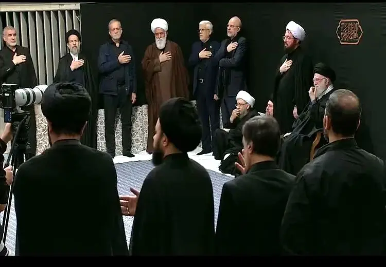 حضور رهبر انقلاب در مراسم شام شهادت حضرت فاطمه (ع)