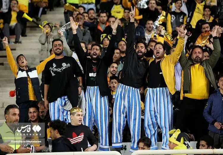 تصاویری از متن و حاشیه بازی سپاهان و الهلال