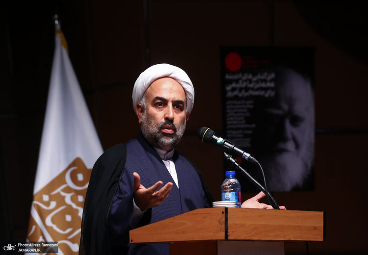 محمدرضا زائری: ساده نباشیم و فریب نخوریم، نفوذ جور دیگری است!