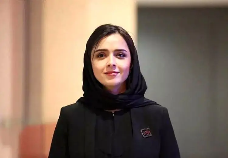 واکنش روزنامه جوان به مستند ترانه علیدوستی: کم سواد است و کم‌ترین پیوند با زندگی مردم را دارد/ مدافعانش نافهم هستند