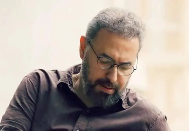 تهمورس پورناظری پای گروهش ایستاد