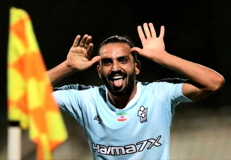 یک پرسپولیسی در مسیر قهرمانی استقلال!