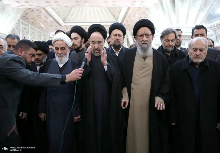 برگزاری مراسم خاکسپاری پدر همسر سید حسن خمینی با حضور خاتمی و ناطق نوری/ عکس