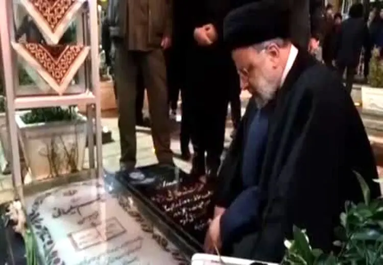 حضور رییسی در گلزار شهدای کرمان و مزار سردار سلیمانی
