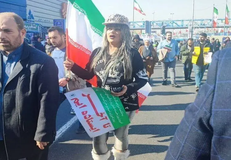 روزنامه همشهری: بی حجابهای شرکت کننده در راهپیمایی22 بهمن هم متدینند هم انقلابی و هم در مسیر حق، البته با اندکی خطا

