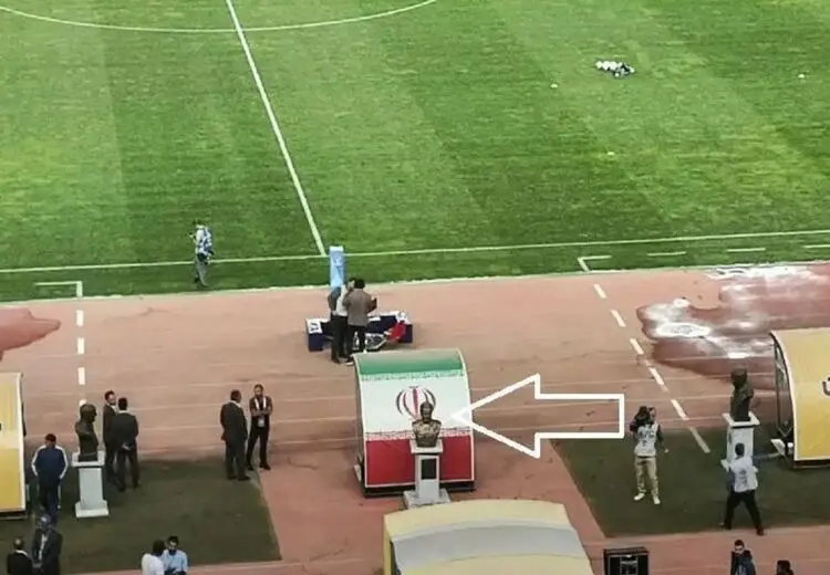 بازی سپاهان - الاتحاد شروع نشده، لغو شد/ ترک زمین بازی از سوی عربستانی‌ها به علت نصب تندیس حاج قاسم در مقابل تونل ورودی بازیکنان؟
