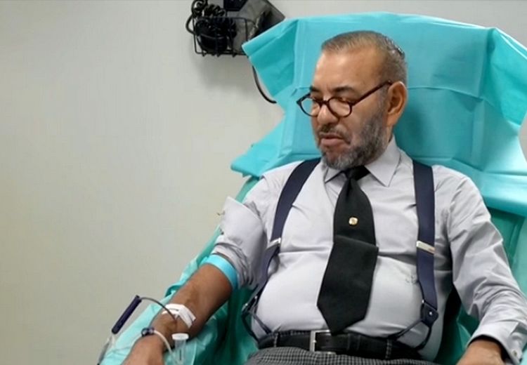 اهدای خون و عیادت پادشاه مراکش از زلزله‌زدگان + فیلم