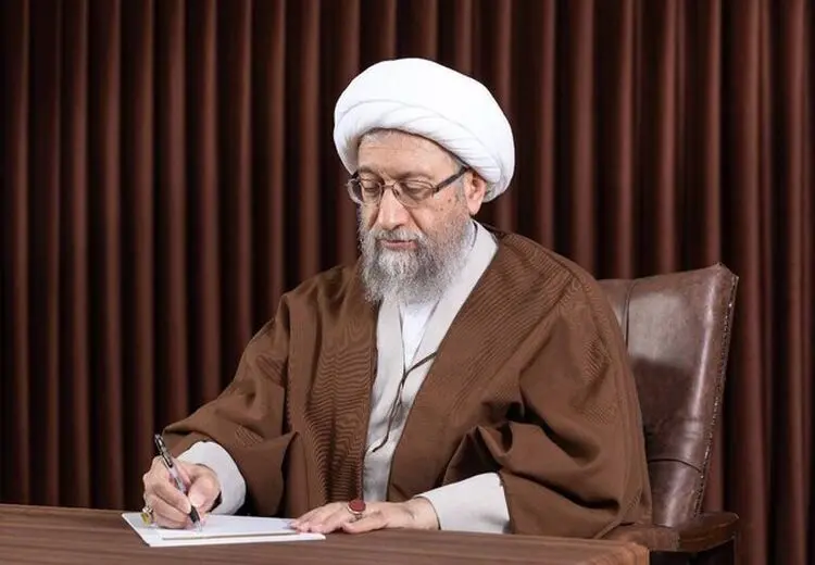 آملی‌لاریجانی: ترامپ درباره ایران هذیان می‌گوید