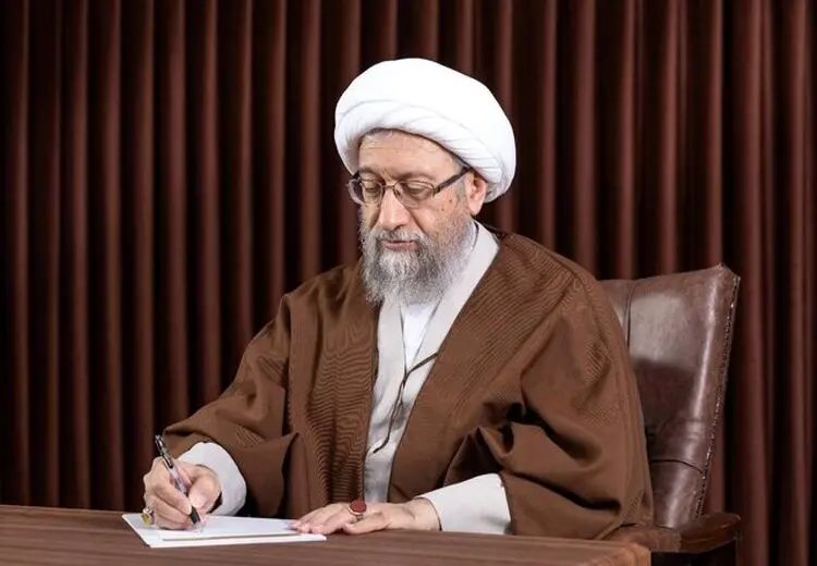 آملی‌لاریجانی: ترامپ درباره ایران هذیان می‌گوید