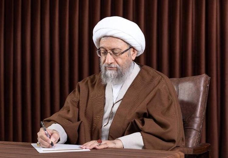 آملی‌لاریجانی: ترامپ درباره ایران هذیان می‌گوید